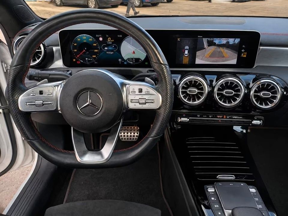 Mercedes Benz CLA 200